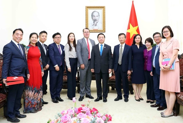 Deputy PM receives JERA Senior Managing Executive Officer
